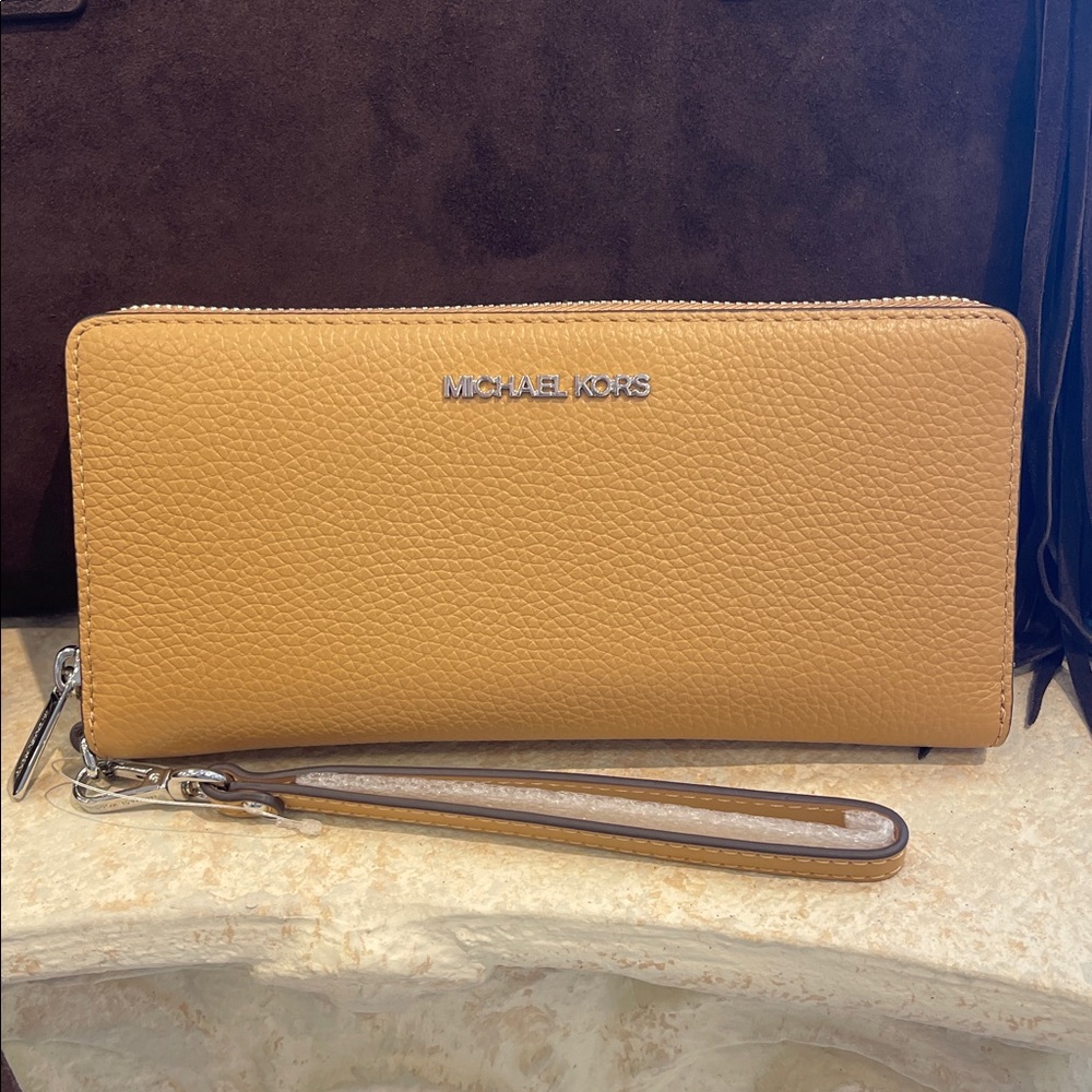 MICHAEL KORS Lg Pebbled Leather Continental Wallet Wristlet Phone Holder 
Peanut - Picture 14 of 16